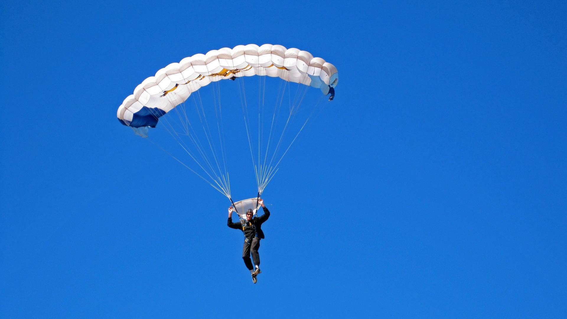 中小学体育课程改革深化成果显著,中小学体育课程改革与发展的现状