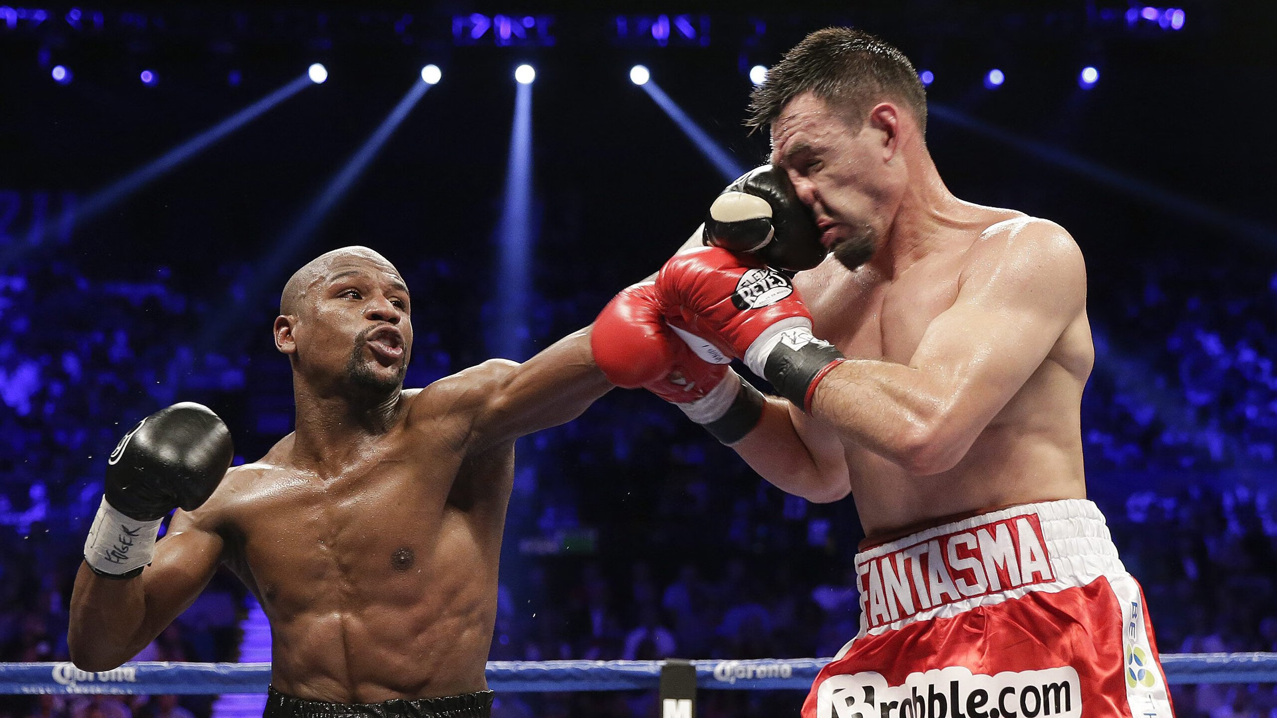 李恩：凭借出色的跑位和传球能力，成为全黑队进攻的关键，李恩个人简介